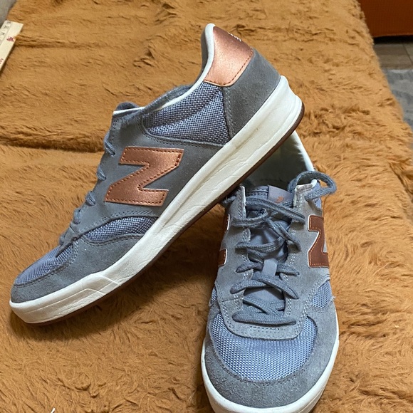 New Balance Blue and Copper Sneakers - Picture 2 of 13